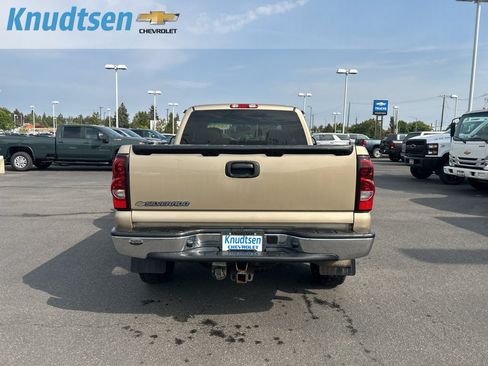 Used 2006 Chevrolet Silverado 1500 LT w/ Light Duty Power Package AWD/4WD image 6