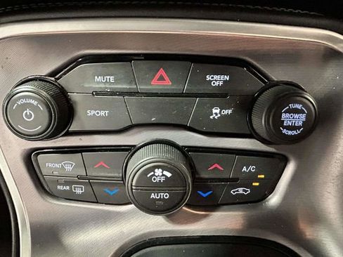 Used 2021 Dodge Challenger SXT image 17