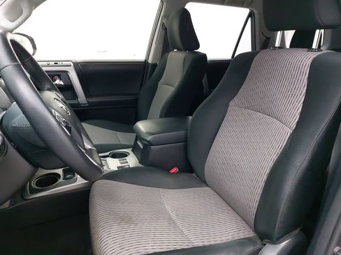 Used 2014 Toyota 4Runner image 16