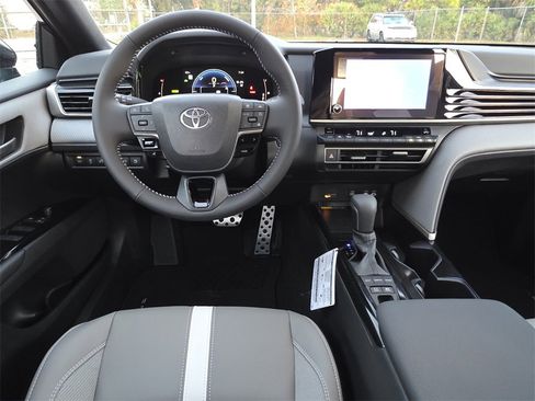 New 2026 Toyota Camry SE image 7