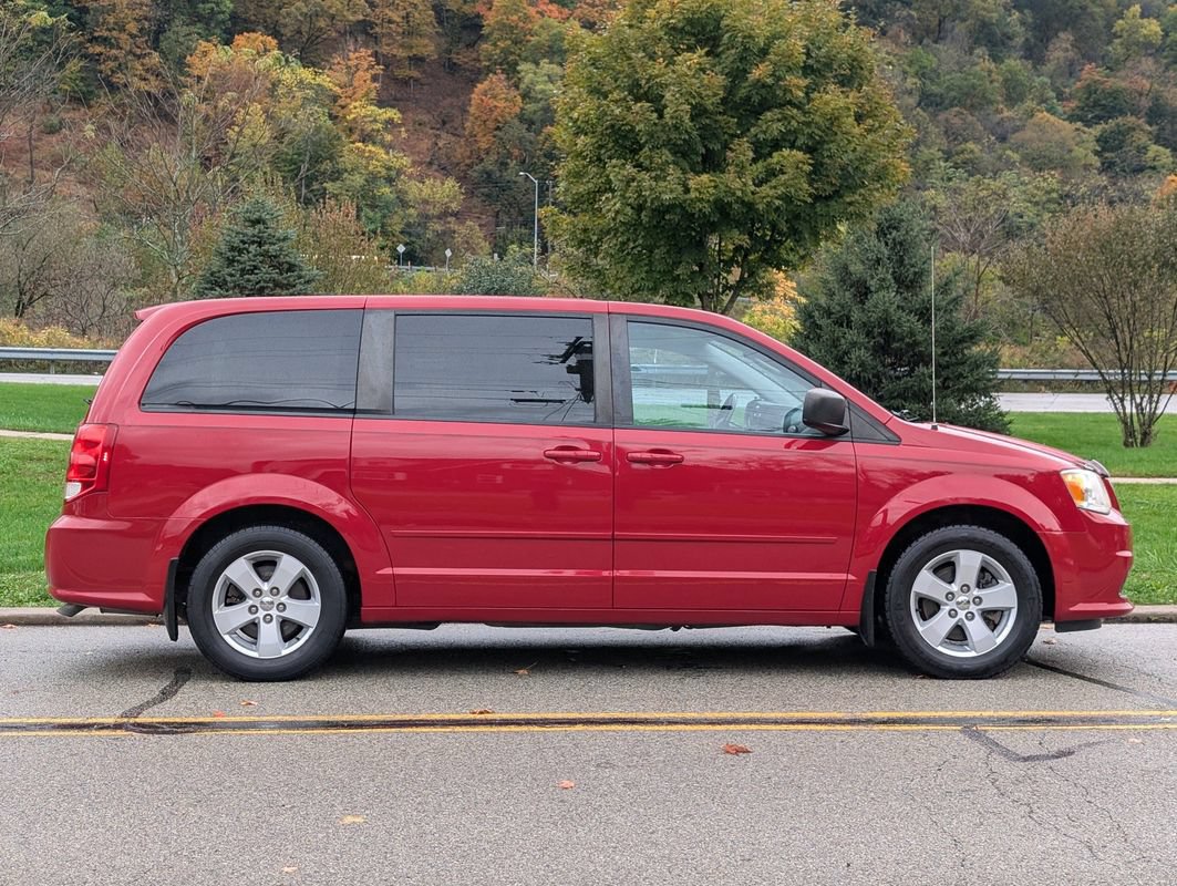 Used 2013 Dodge Grand Caravan SE FWD image 4