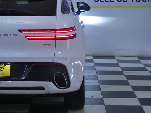 Used 2023 Genesis GV70 2.5T w/ Advanced Package image 39