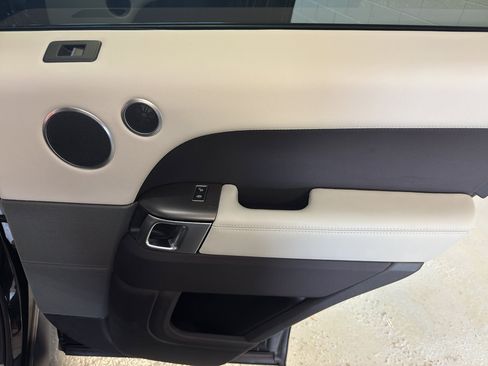 Used 2016 Land Rover Range Rover Sport Supercharged image 25