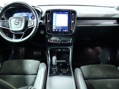 Used 2021 Volvo XC40 T5 R-Design w/ Advanced Package image 4