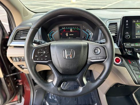 Used 2018 Honda Odyssey EX image 16