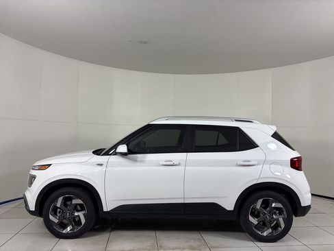 New 2026 Hyundai Venue SEL image 2