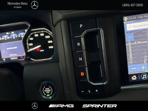 Used 2021 GMC Yukon XL Denali w/ Denali Premium Package image 31