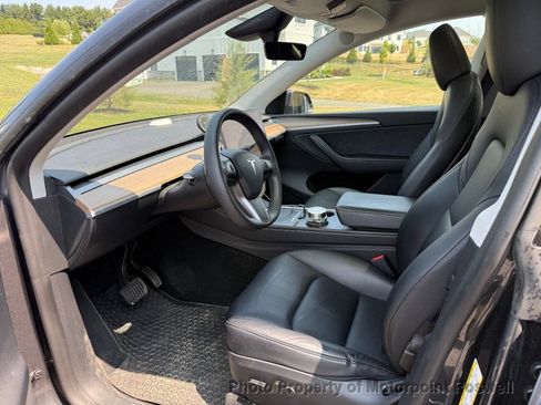 Used 2024 Tesla Model Y Long Range AWD/4WD image 2