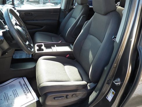 Used 2018 Honda Odyssey EX image 6