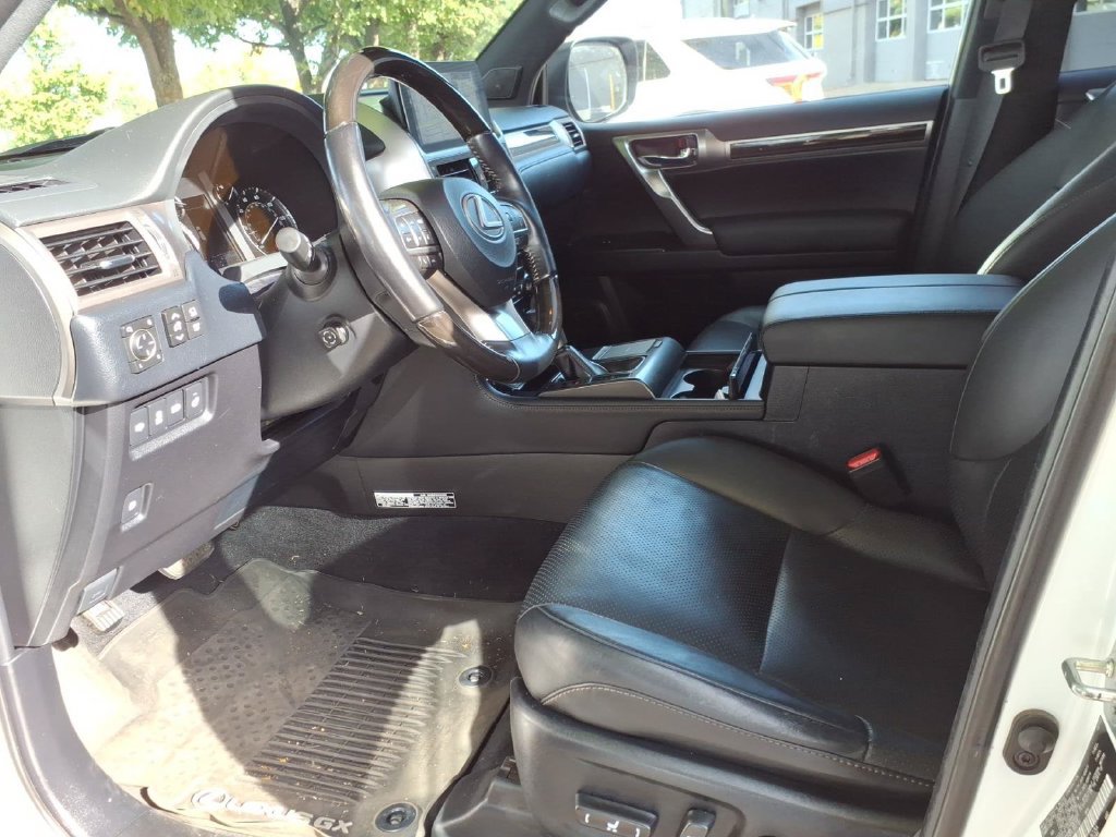 Used 2023 Lexus GX 460 Luxury w/ Sport Design Package AWD/4WD image 9