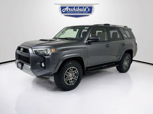 Used 2018 Toyota 4Runner TRD Off-Road w/ TRD Performance Package AWD/4WD image 3