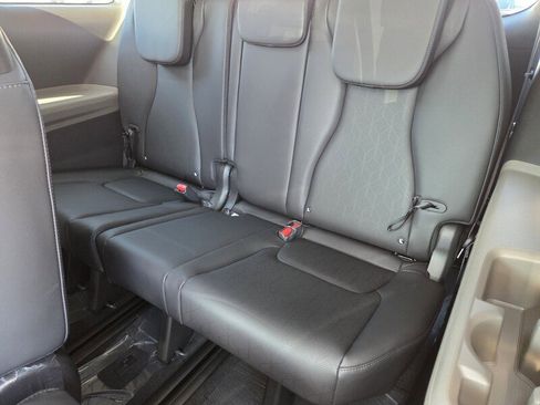 New 2026 Kia Carnival LXS image 8