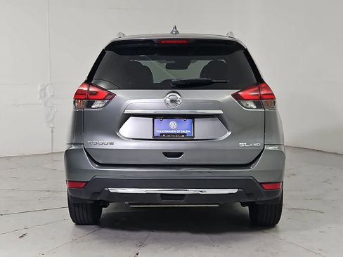 Used 2017 Nissan Rogue SL image 5