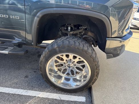 Used 2020 Chevrolet Silverado 2500 High Country image 4