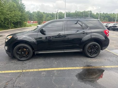 Used 2017 Chevrolet Equinox LT w/ Midnight Edition FWD image 2