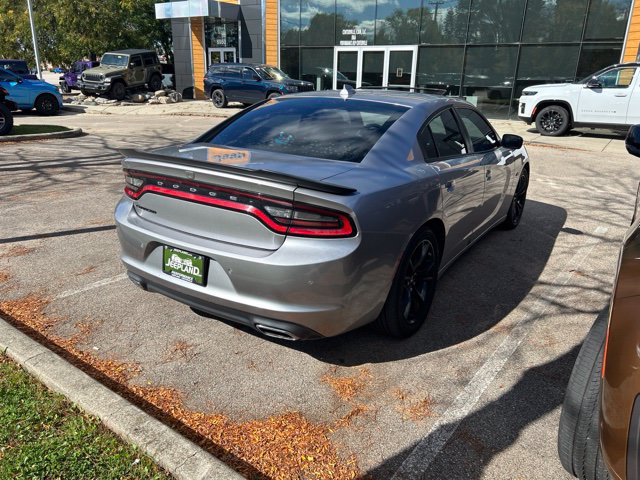 Used 2018 Dodge Charger SXT Plus w/ Blacktop Package RWD image 8