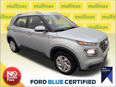 Used 2020 Hyundai Venue SEL FWD image 1