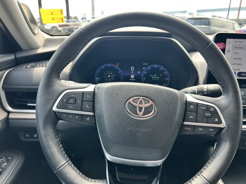 Used 2024 Toyota Grand Highlander AWD image 18