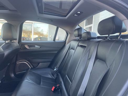 Used 2018 Alfa Romeo Giulia AWD image 21