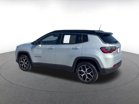 Used 2025 Jeep Compass Limited AWD/4WD image 10
