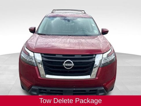 Used 2023 Nissan Pathfinder SL w/ SL Premium Package image 2