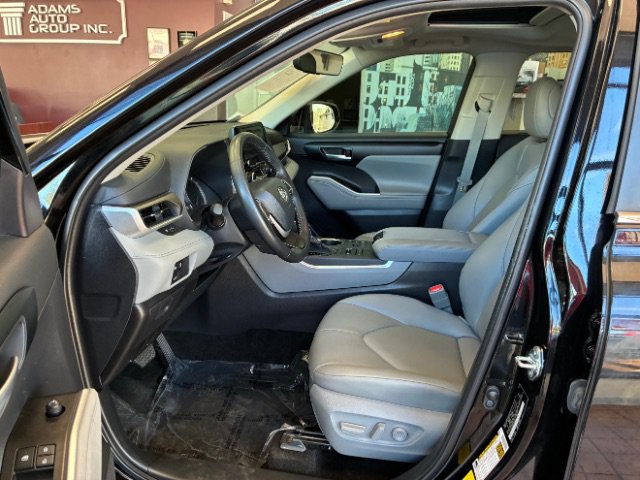 Used 2026 Toyota Highlander XLE AWD/4WD image 11