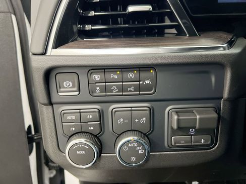 New 2026 Chevrolet Suburban LS image 19