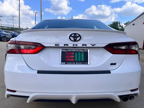 Used 2023 Toyota Camry SE w/ Cold Weather Package FWD image 4