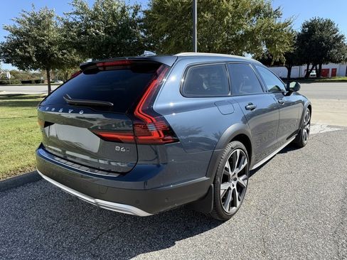 Certified 2024 Volvo V90 B6 Cross Country Ultimate image 8