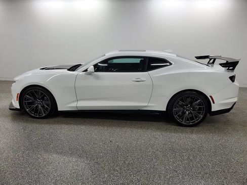 Used 2021 Chevrolet Camaro ZL1 w/ LPO, ZL1 Protection Package RWD image 7