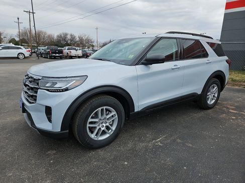 New 2026 Ford Explorer Active w/ Active Comfort Package image 5