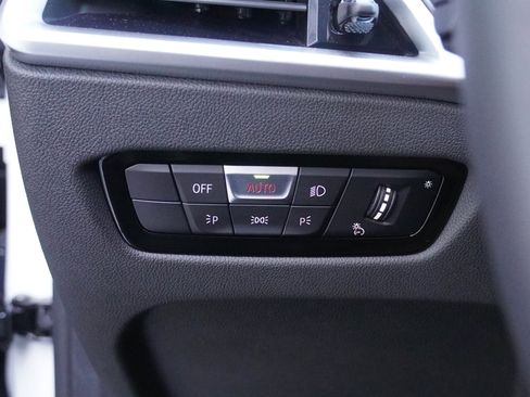 Certified 2025 BMW 330i Sedan RWD image 17