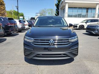 Used 2024 Volkswagen Tiguan SE w/ Panoramic Sunroof Package video 2