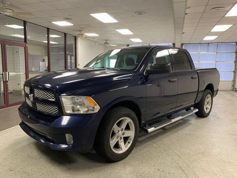 Used 2015 RAM 1500 Express RWD image 3
