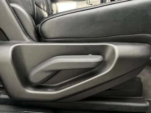 Used 2024 Jeep Wagoneer Series II w/ Flexible Seating Group RWD image 25