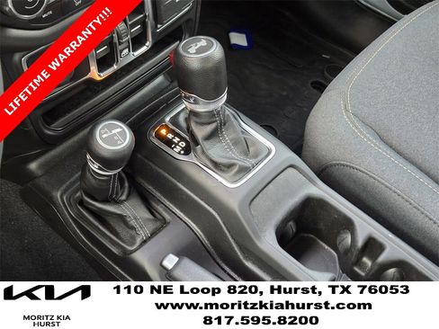 Used 2024 Jeep Wrangler Sahara w/ Technology Group image 9