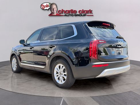 Used 2022 Kia Telluride LX AWD/4WD image 4