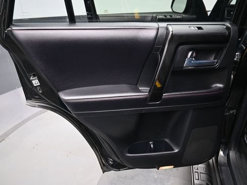 Used 2017 Toyota 4Runner TRD Off-Road image 28