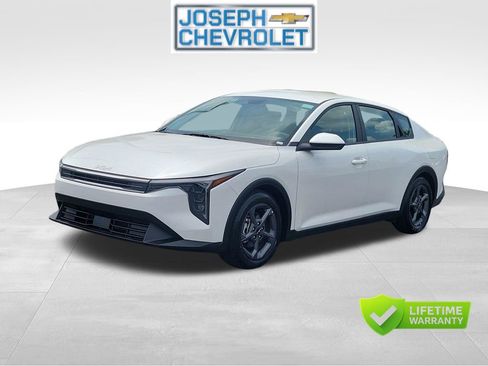 Used 2025 Kia K4 FWD image 2
