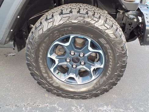 Used 2022 Jeep Wrangler Unlimited Rubicon 4xe w/ Cold Weather Group image 5