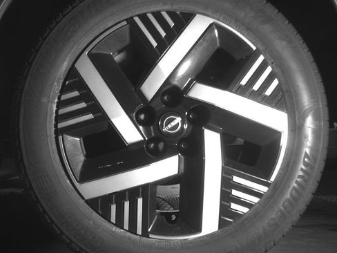 Used 2025 Nissan Kicks SV image 14