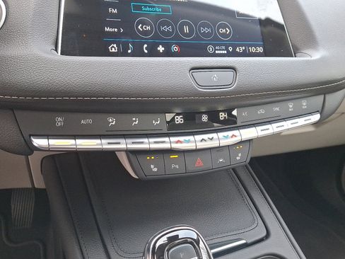 Used 2023 Cadillac XT4 Luxury w/ Cold Weather Package image 32