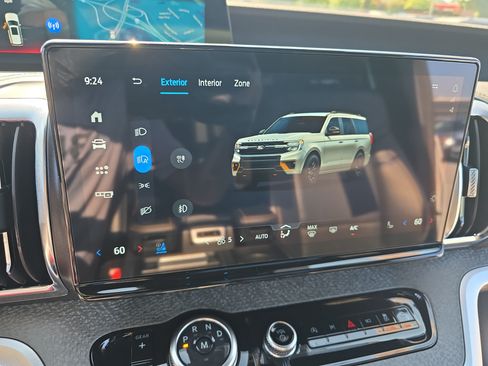Used 2025 Ford Expedition Tremor AWD/4WD image 28
