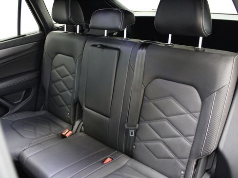 Used 2025 Volkswagen Atlas Cross Sport SE AWD/4WD image 21