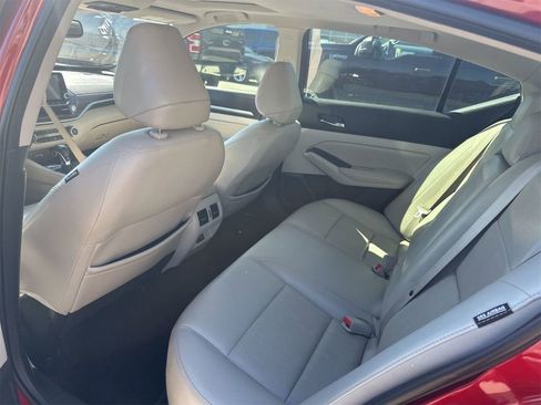 Used 2019 Nissan Altima 2.5 Platinum image 6