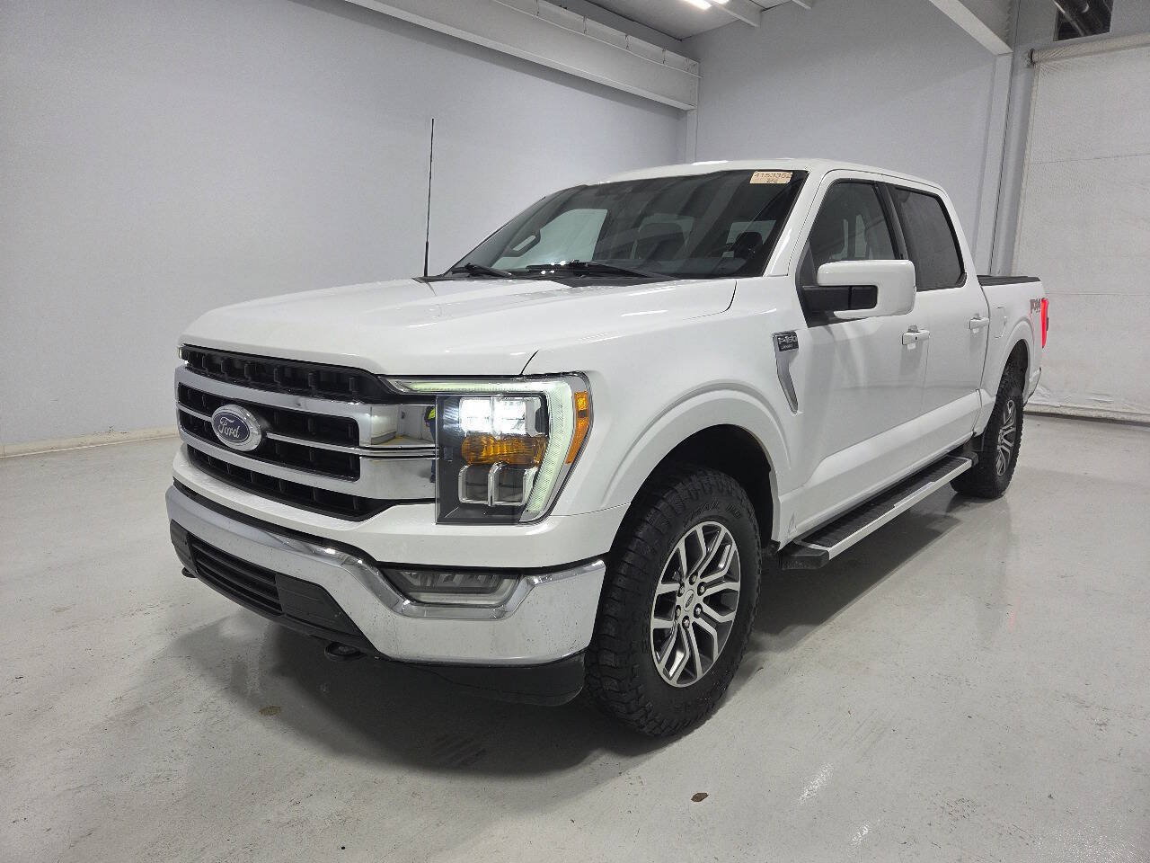 Used 2022 Ford F150 Lariat w/ FX4 Off-Road Package AWD/4WD image 3