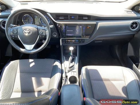 Used 2017 Toyota Corolla SE w/ SE Premium Package FWD image 9