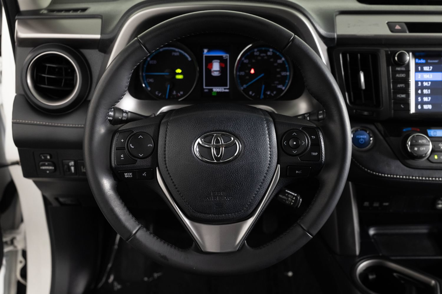Used 2018 Toyota RAV4 XLE w/ Carpet Mat Package AWD/4WD image 28
