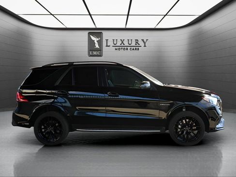 Used 2019 Mercedes-Benz GLE 63 AMG 4MATIC w/ Premium 3 Package image 2