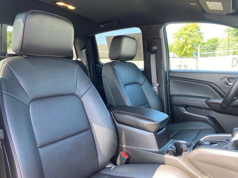 Used 2024 GMC Canyon Elevation w/ Convenience Package AWD/4WD image 17